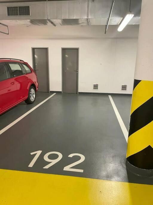 Apartment W/ Free Garage Parking Praga Exterior foto